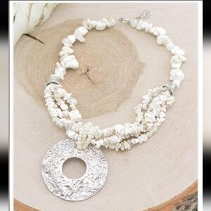 ✨️Sale✨️Western Chip Stone Necklace - White